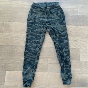 Alphalete camp joggers